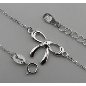 Srebrna narukvica mašna