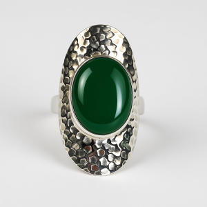 Srebrni prsten sa zelenim oniksom